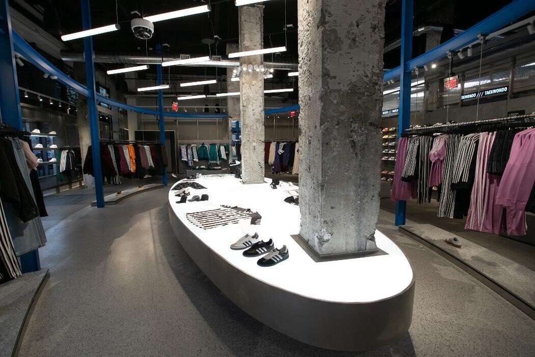 Images Originals Flagship Store Los Angeles