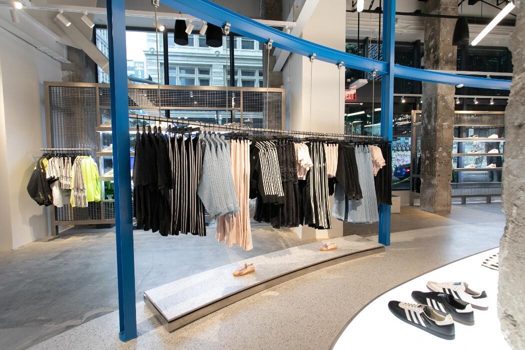 Images Originals Flagship Store Los Angeles