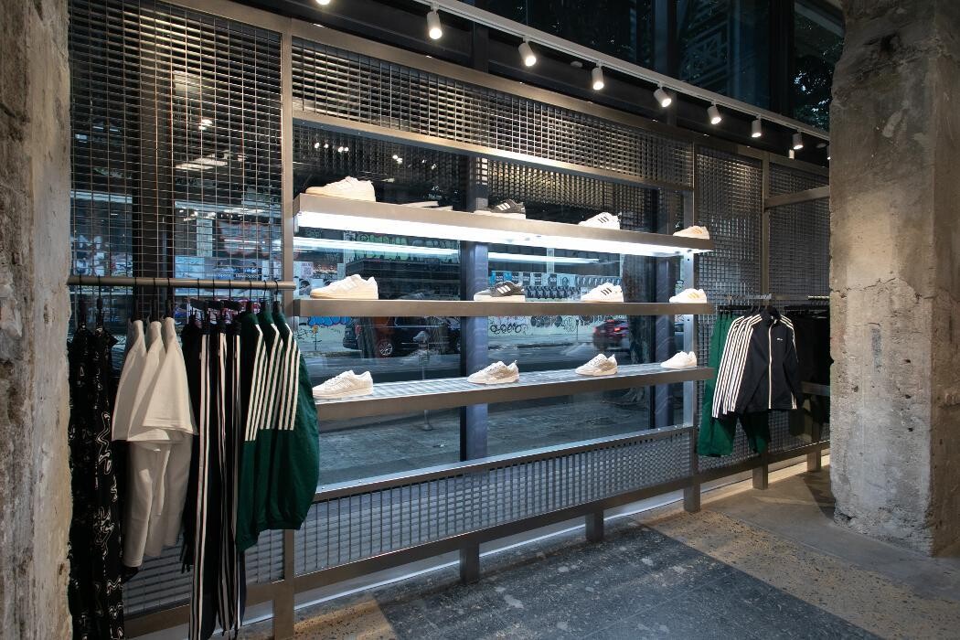 Images Originals Flagship Store Los Angeles