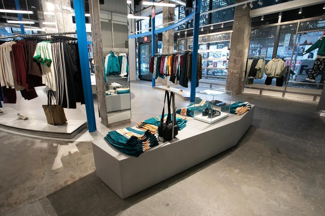 Images Originals Flagship Store Los Angeles