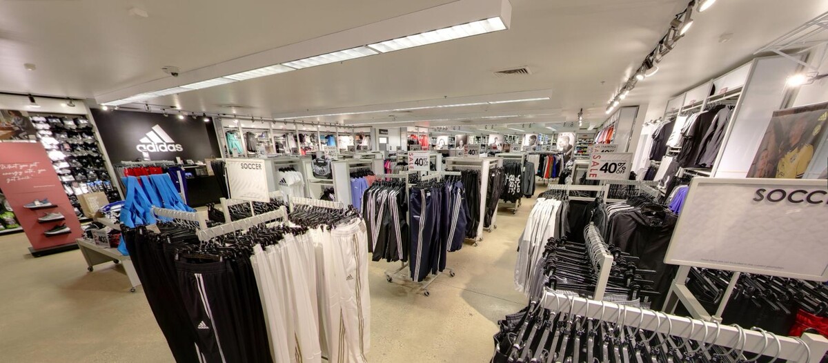 Images adidas Outlet Store Aurora, Aurora Farms Premium Outlets