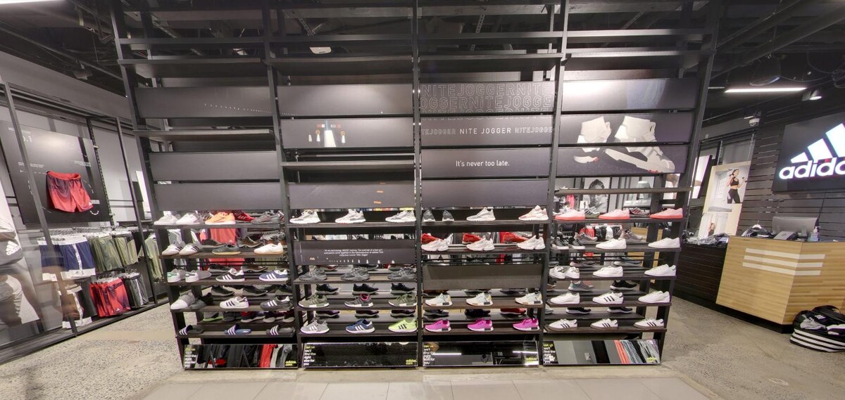Images adidas Store New York, Kings Plaza Mall
