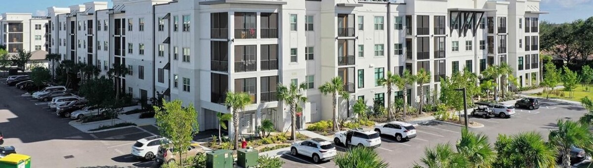 Images The Pearl Founders Square