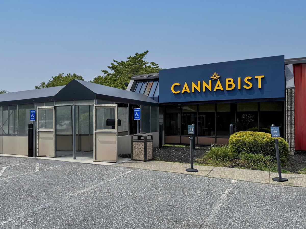 Images Cannabist