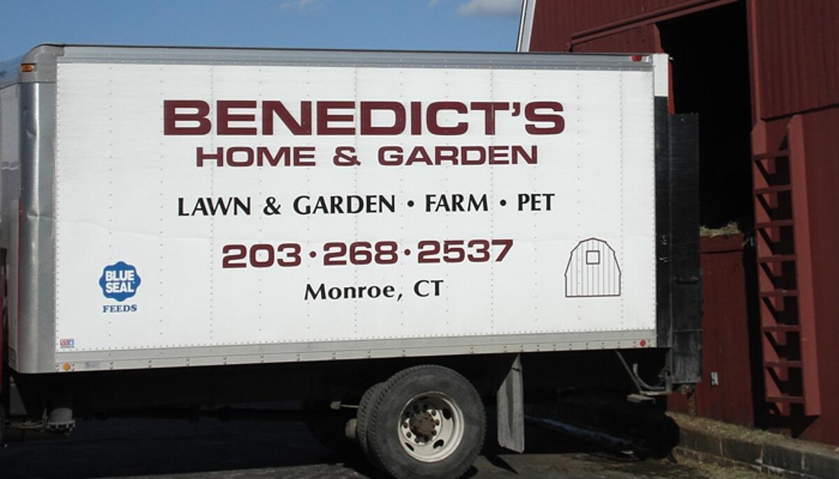 Images Benedict's Home & Garden