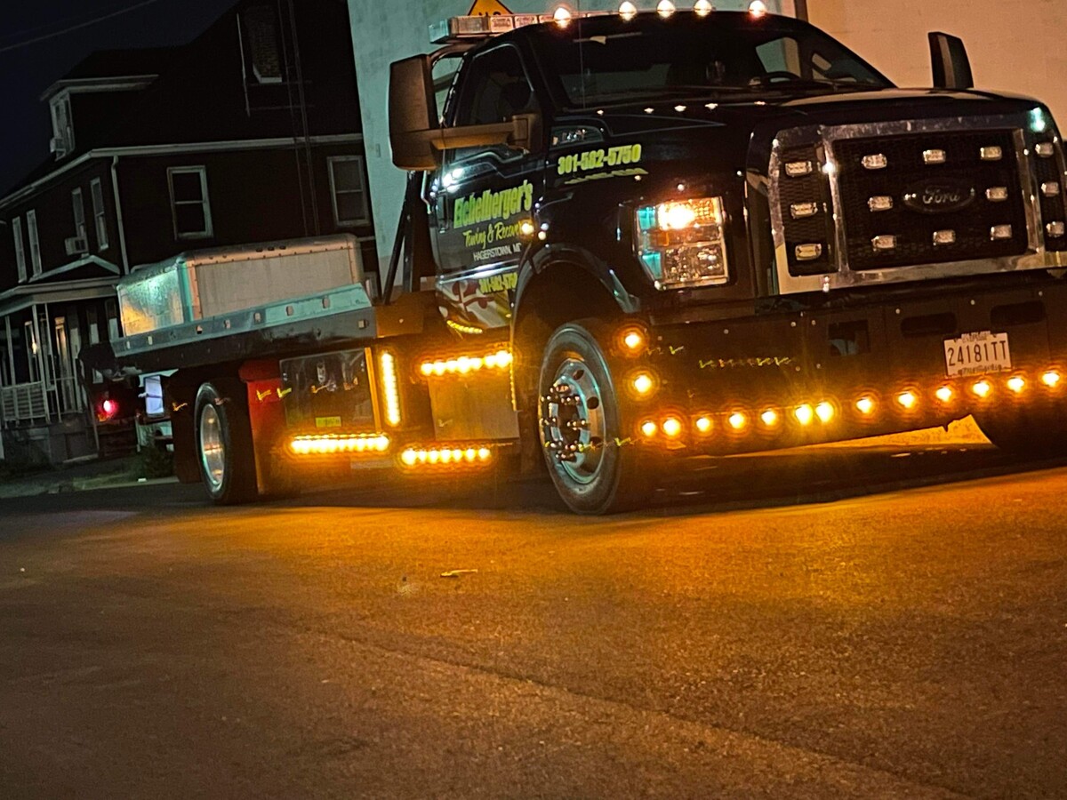 Eichelberger's Towing Logo