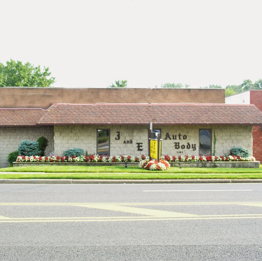J & E Auto Body Logo