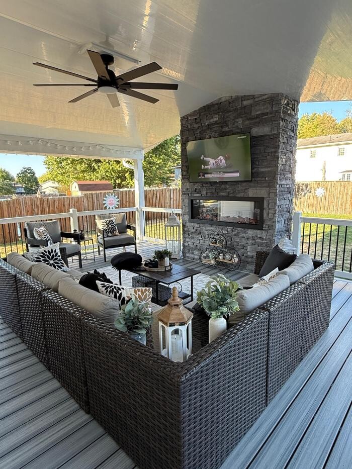 Images Creekside Roofing and Decks