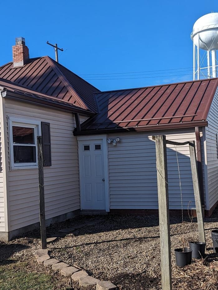 Images Creekside Roofing and Decks