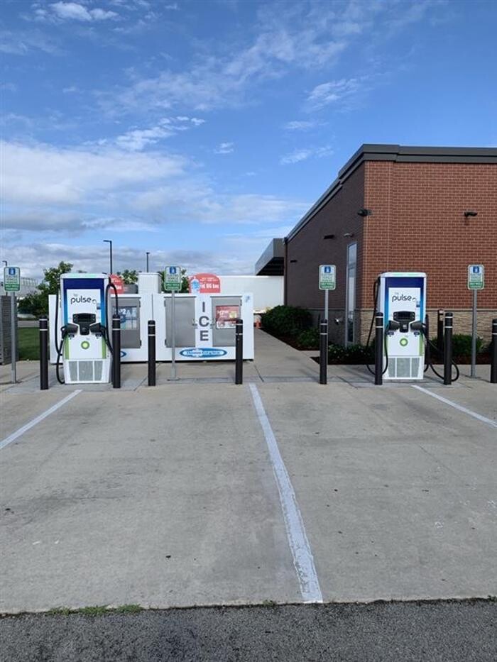 Images bp pulse Charging Station