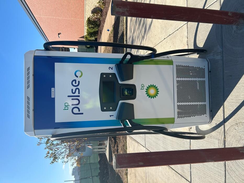 Images bp pulse Charging Station