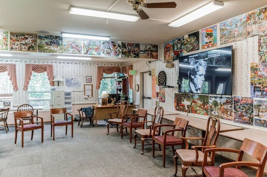 Images Maple Creek Senior Living