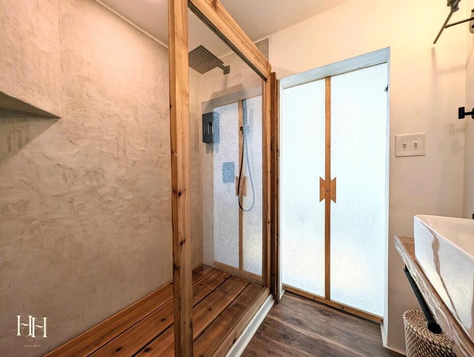 Images HazelHuts LLC