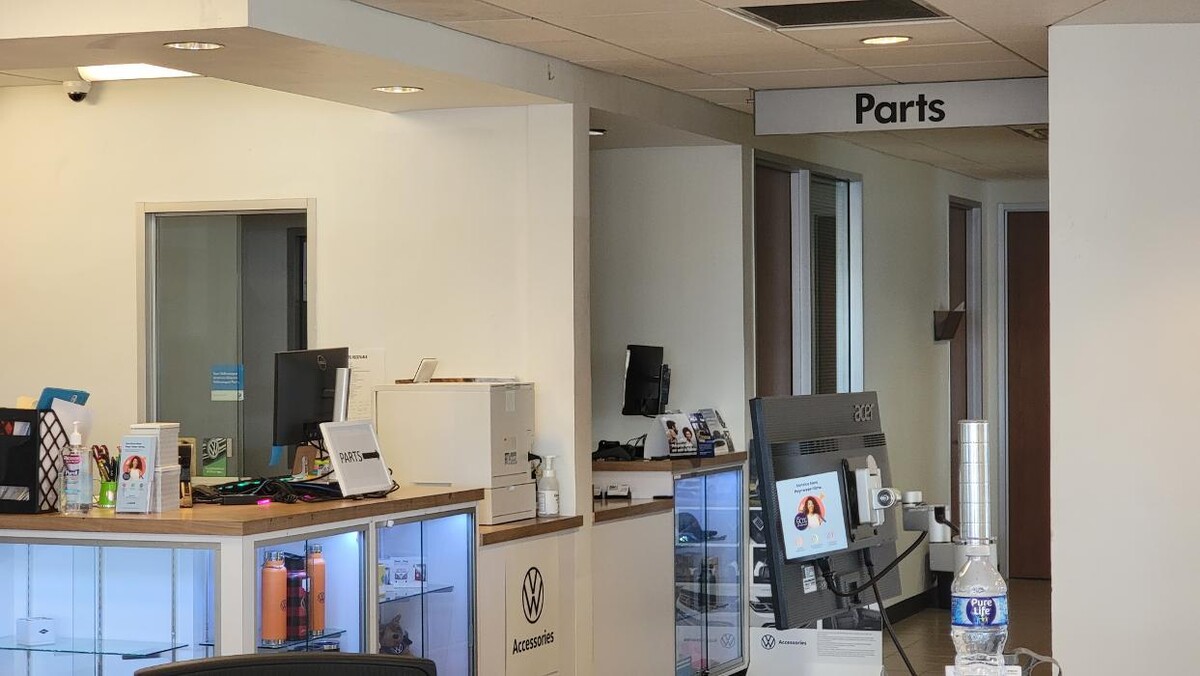Images Volkswagen of Clear Lake Service & Parts