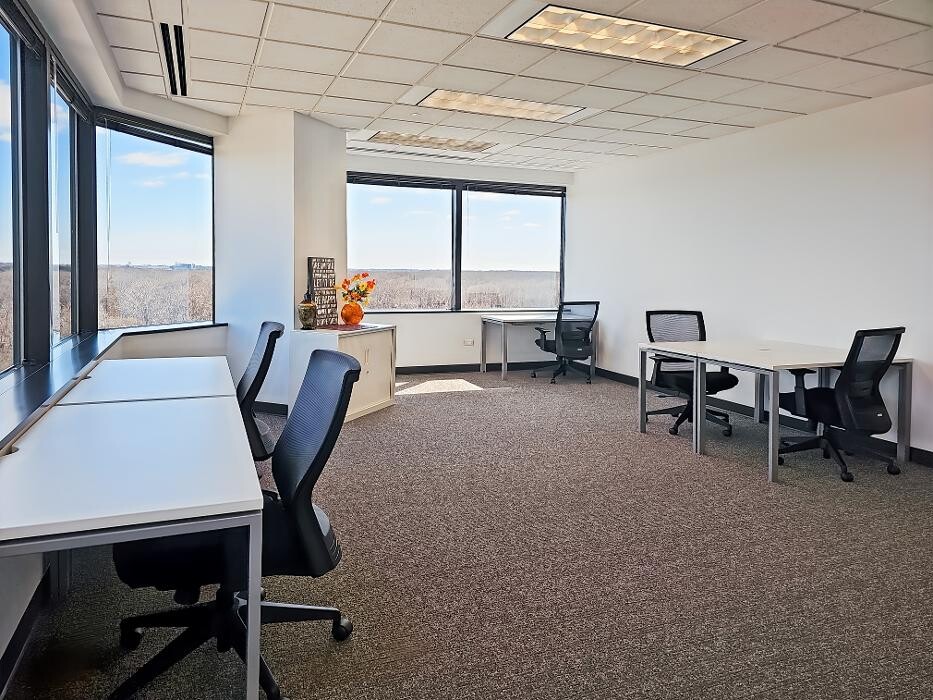 Images Regus E Lake Cook Rd