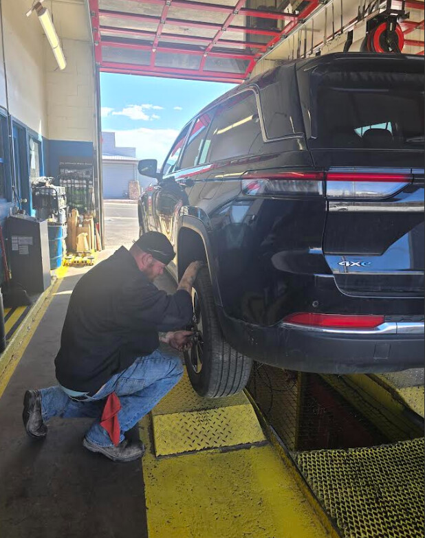 Images Jones' Lube and More