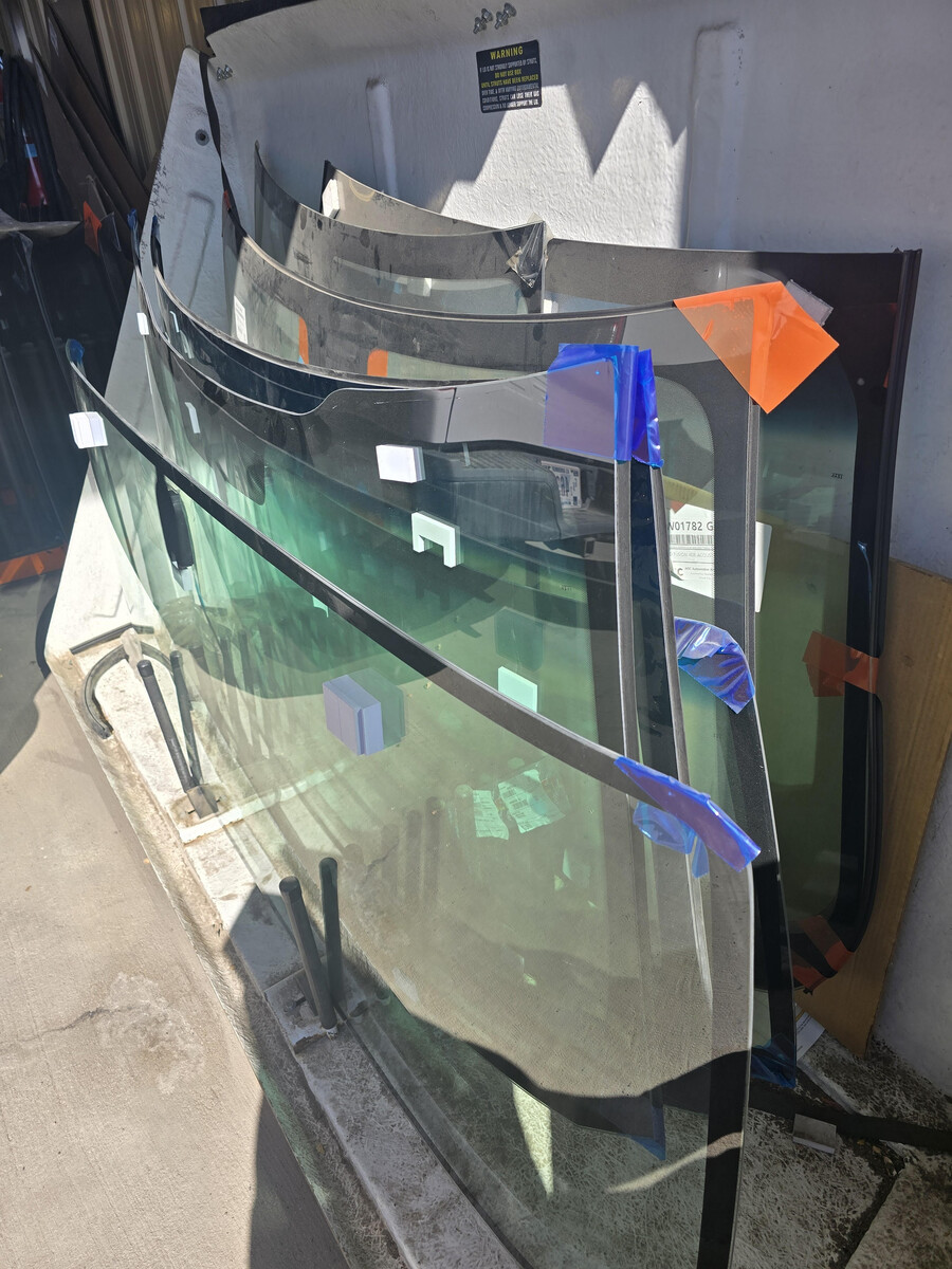 Images Jones' Lube and More