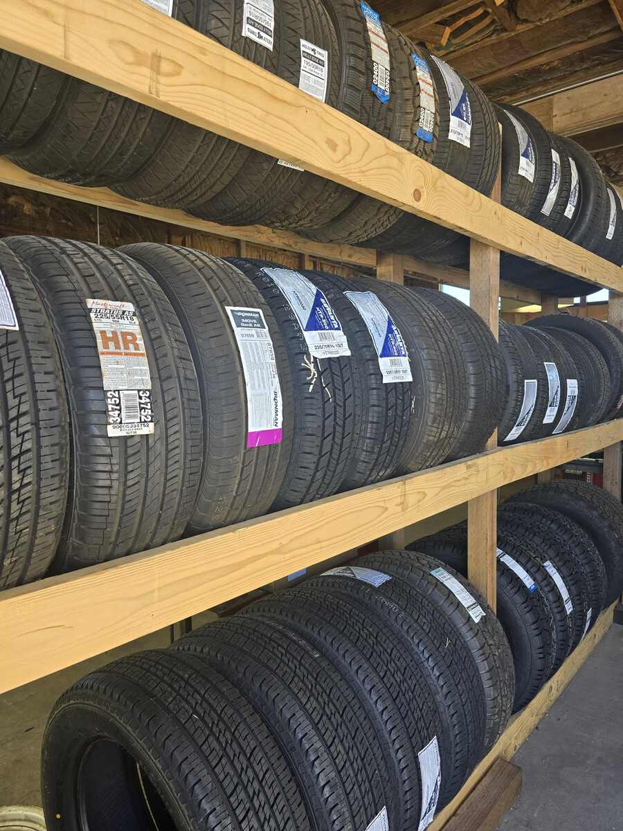 Images Jones' Lube and More