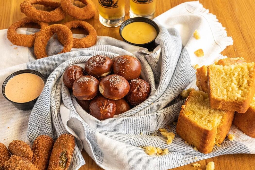 Images Left Coast Brewing Distillery Smokehouse - Ontario