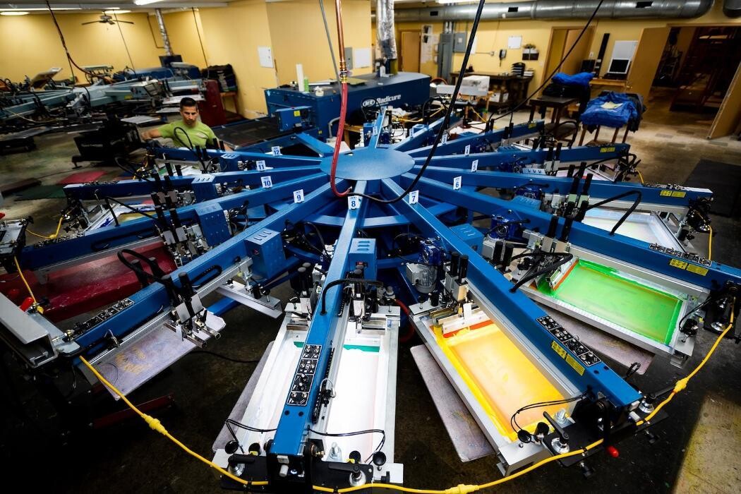 Images Royal-Tee's Screen Printing & Embroidery