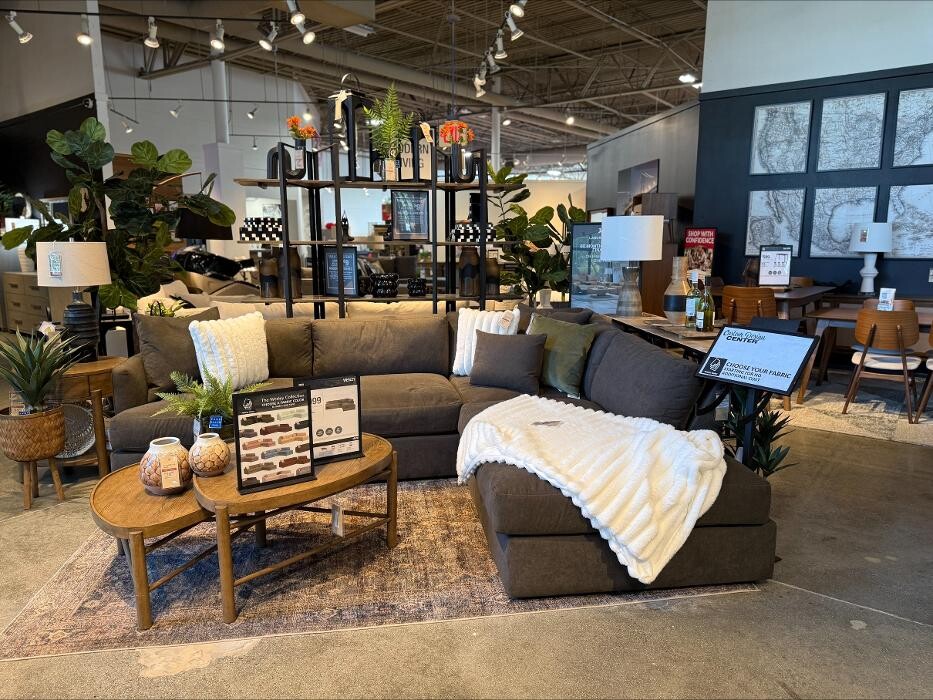 Images Jerome's Furniture & Mattress Store-Rancho Cucamonga