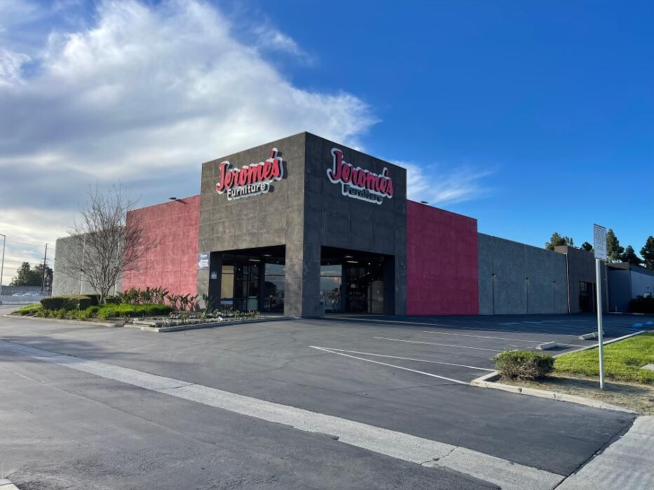 Images Jerome's Furniture & Mattress Store-Fountain Valley