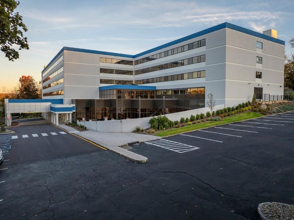Images Courtyard Luxury Senior Living