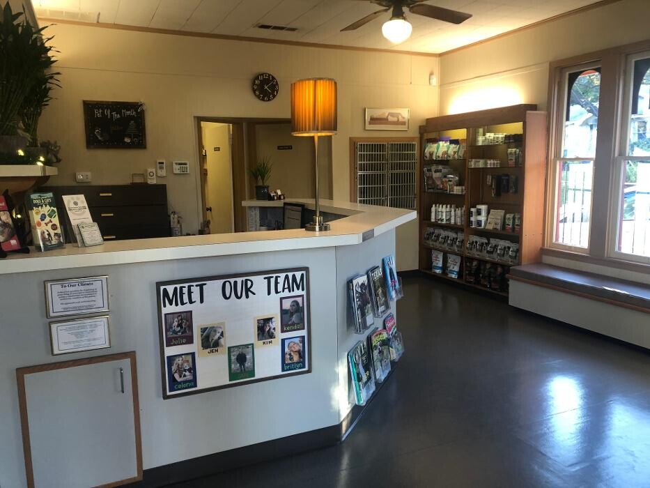 Images Highland's Pet Medical Clinic