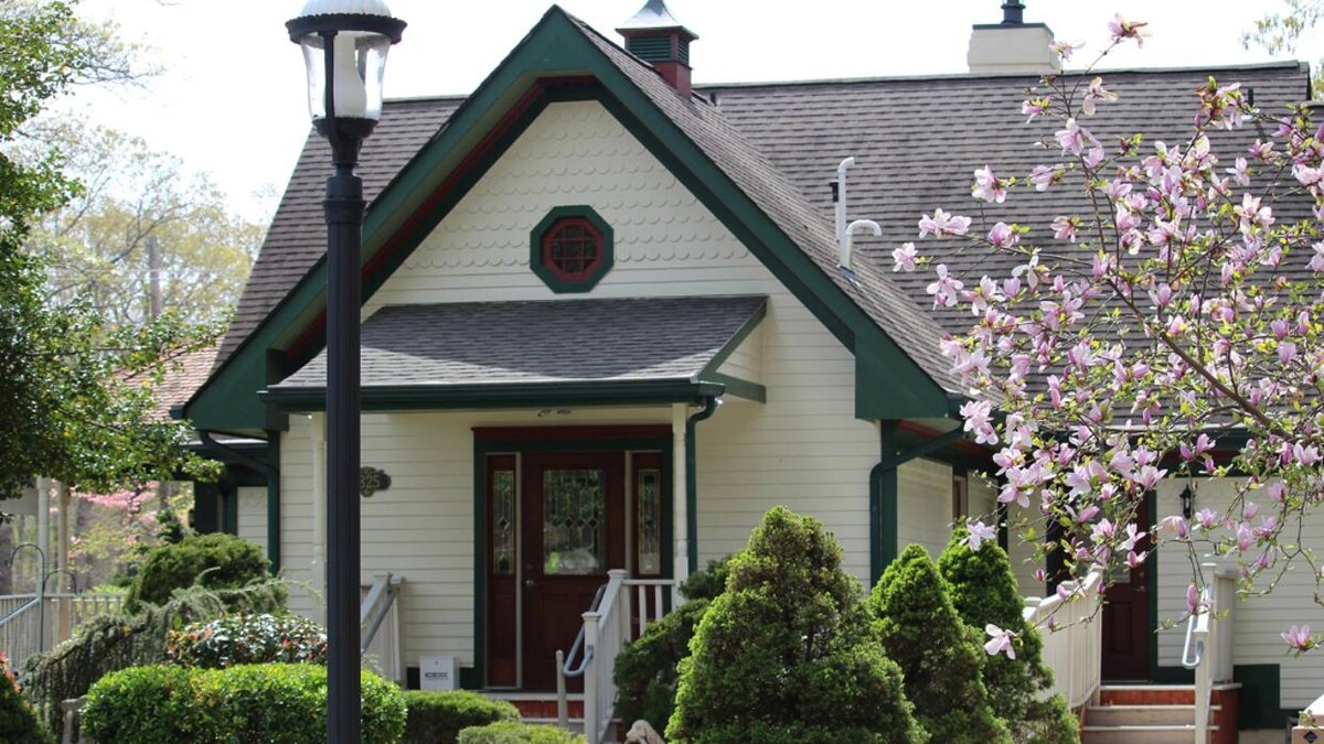 Images Creek's Edge Animal Hospital