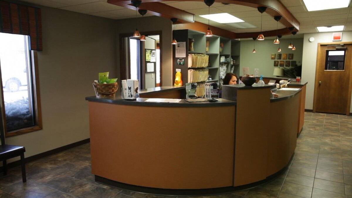 Images Avenue of the Saints Animal Hospital - Charles City