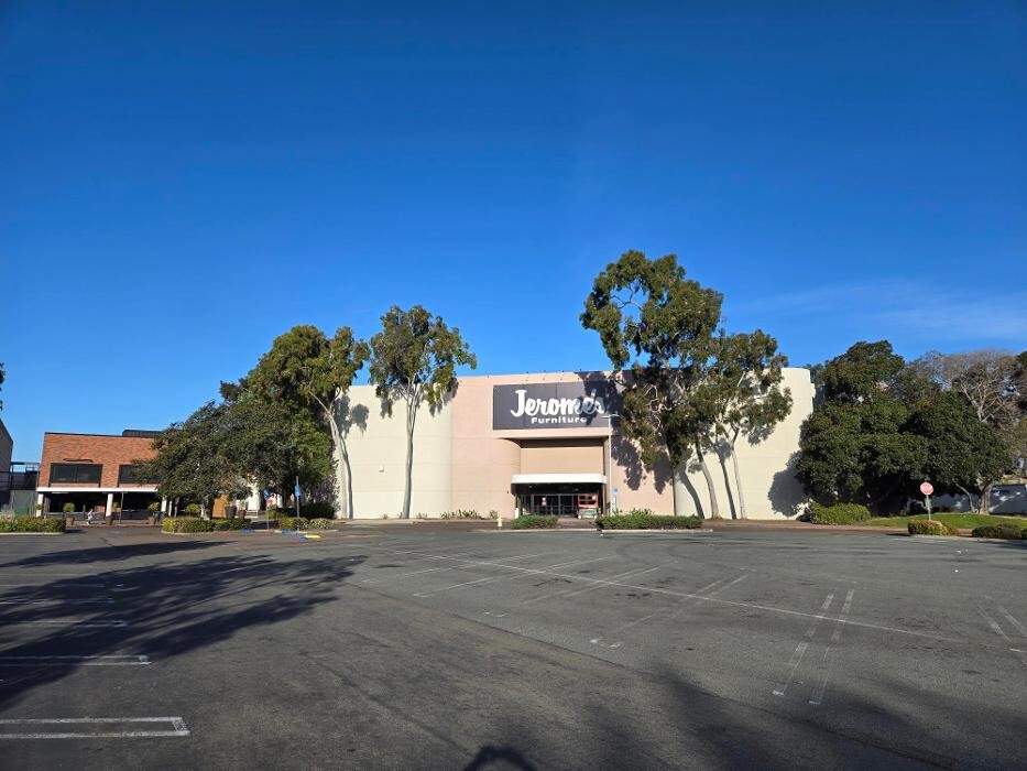 Images Jerome's Furniture Mattress & Patio Superstore-Mission Valley