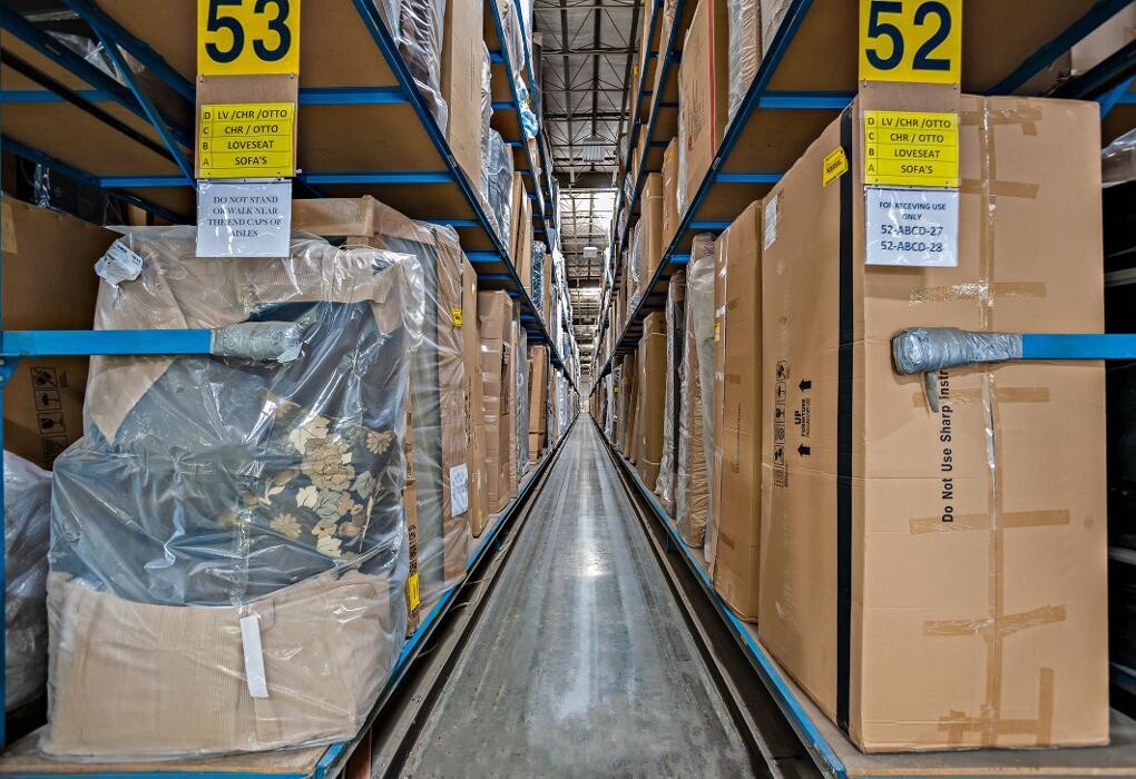Images Jerome's Furniture-Corp Office & Distribution Ctr