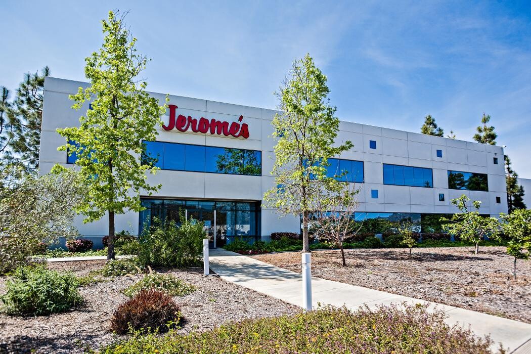 Images Jerome's Furniture-Corp Office & Distribution Ctr