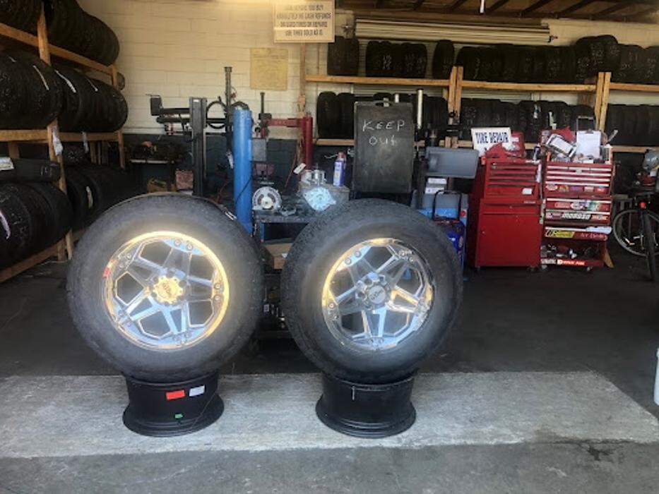 Images Robert's Tire Service and Auto Brakes Repair