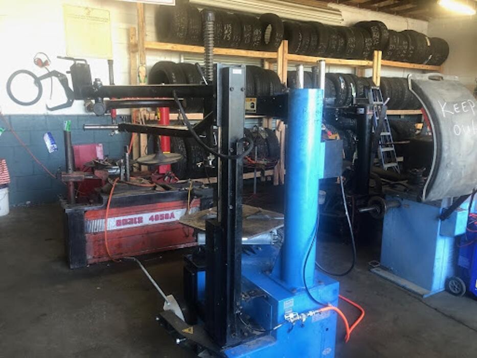 Images Robert's Tire Service and Auto Brakes Repair