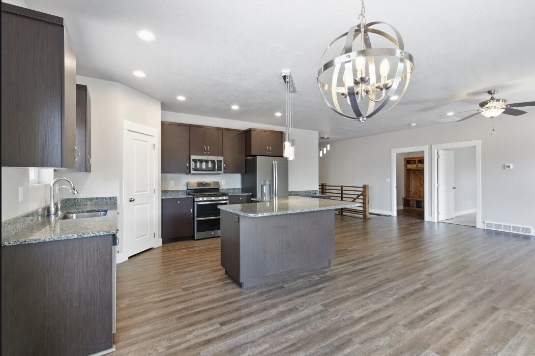 Images Rene Cole Homes RE/MAX Properties