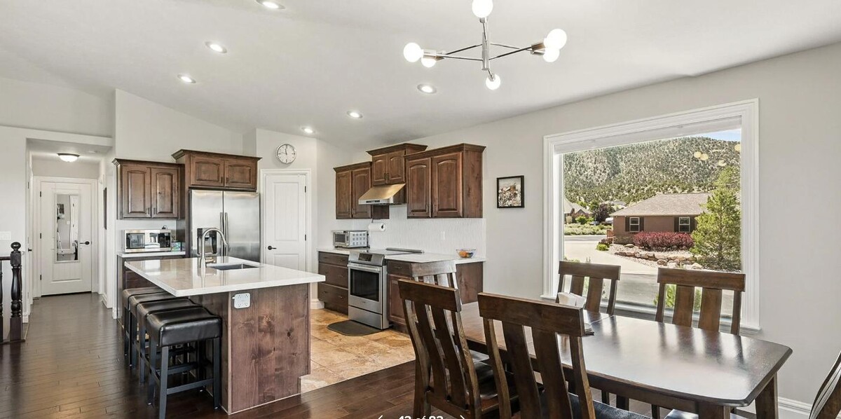 Images Rene Cole Homes RE/MAX Properties