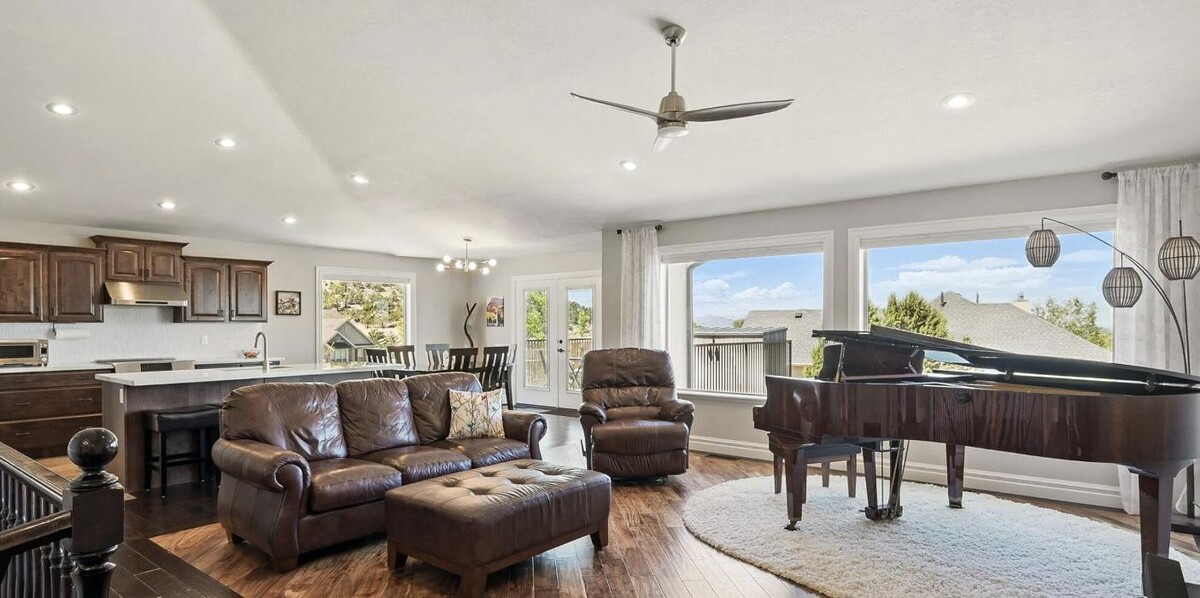 Images Rene Cole Homes RE/MAX Properties