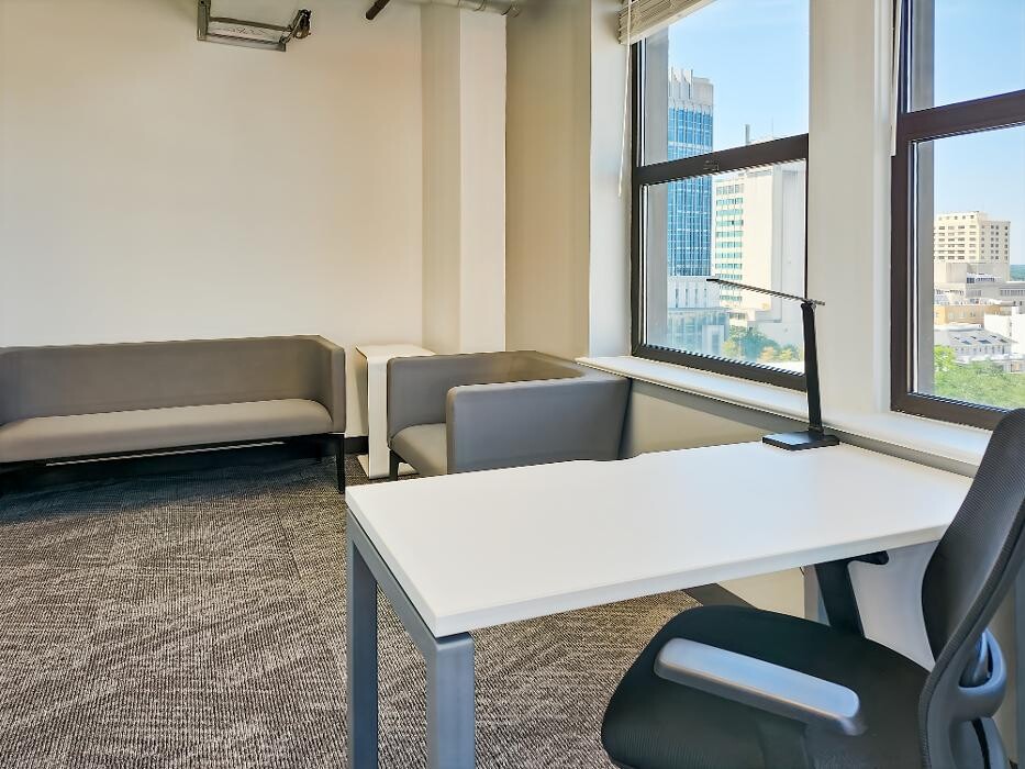 Images Regus Laura St