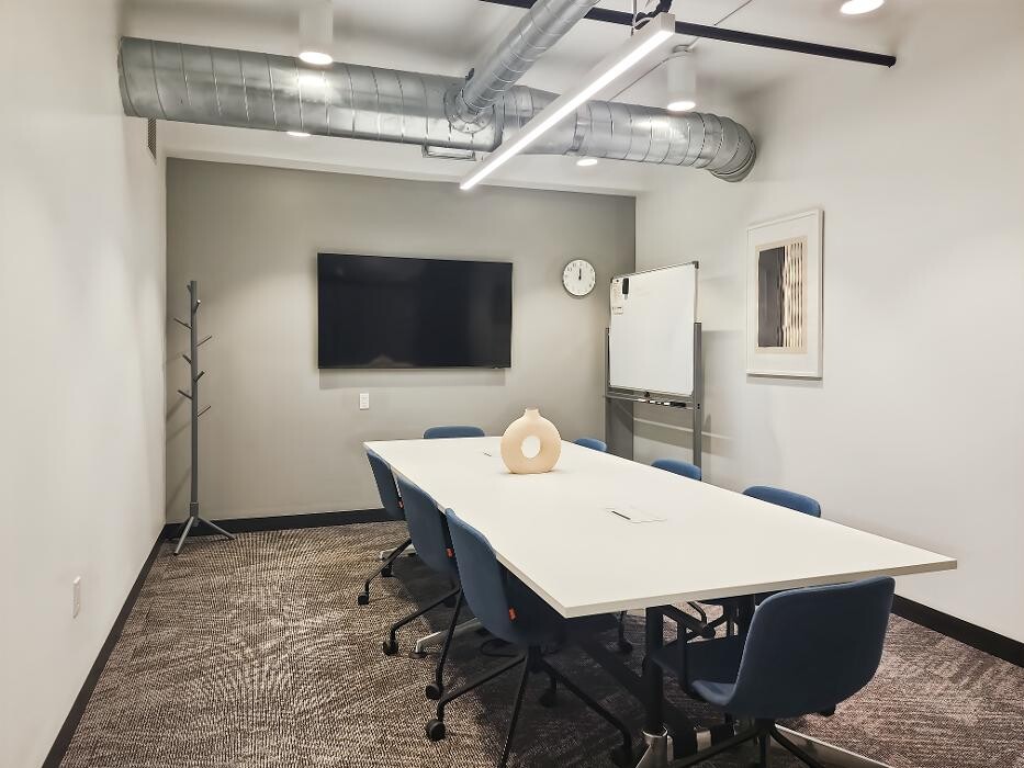 Images Regus Laura St