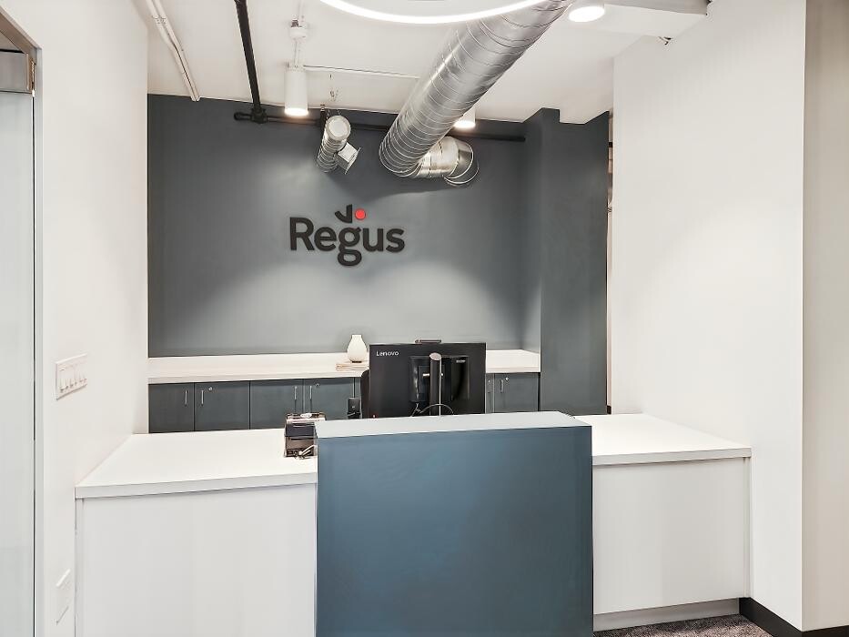 Images Regus Laura St