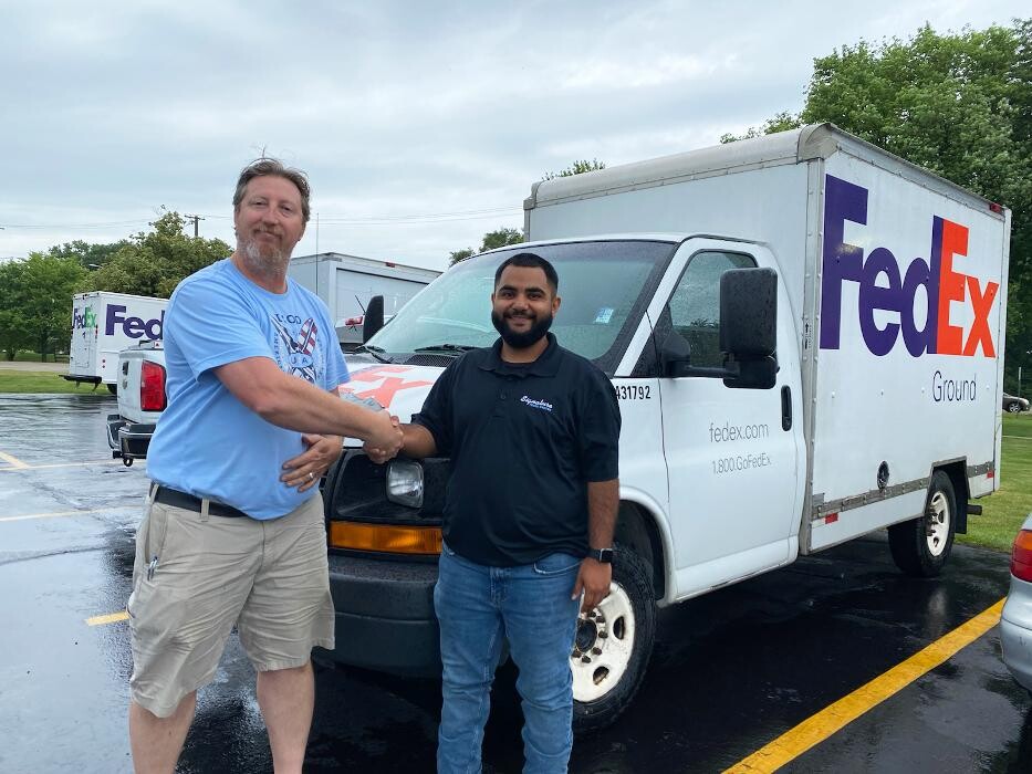 Images Signature Truck Center