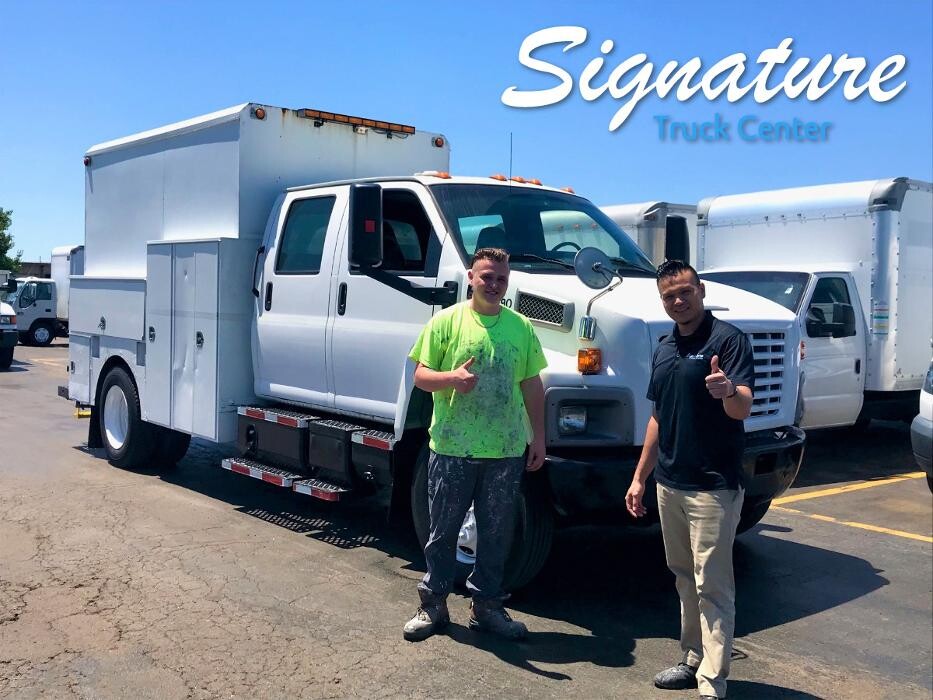 Images Signature Truck Center