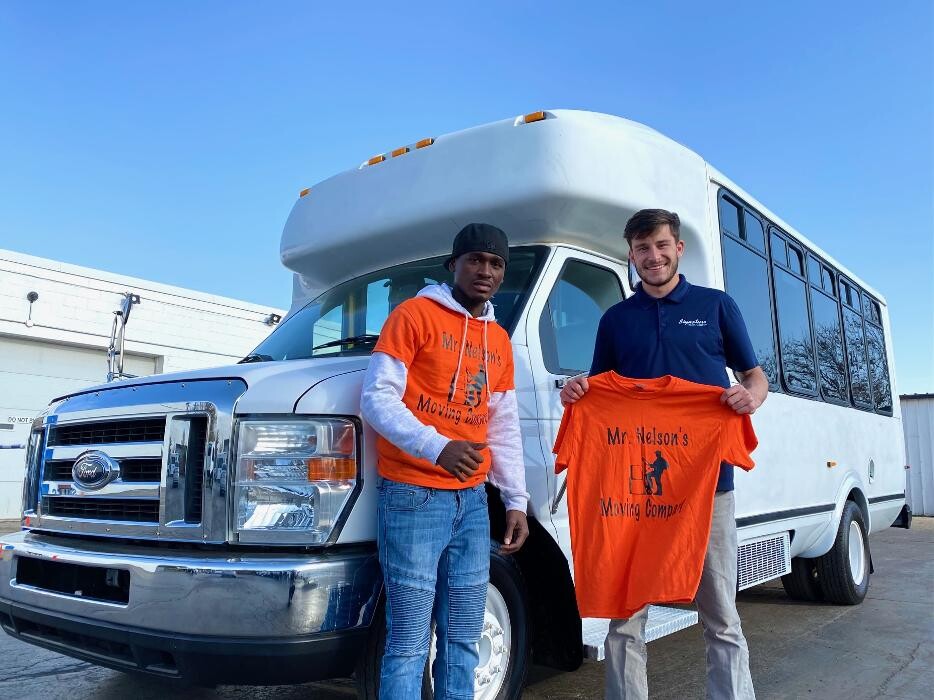 Images Signature Truck Center