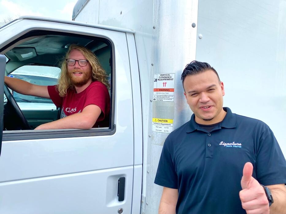 Images Signature Truck Center