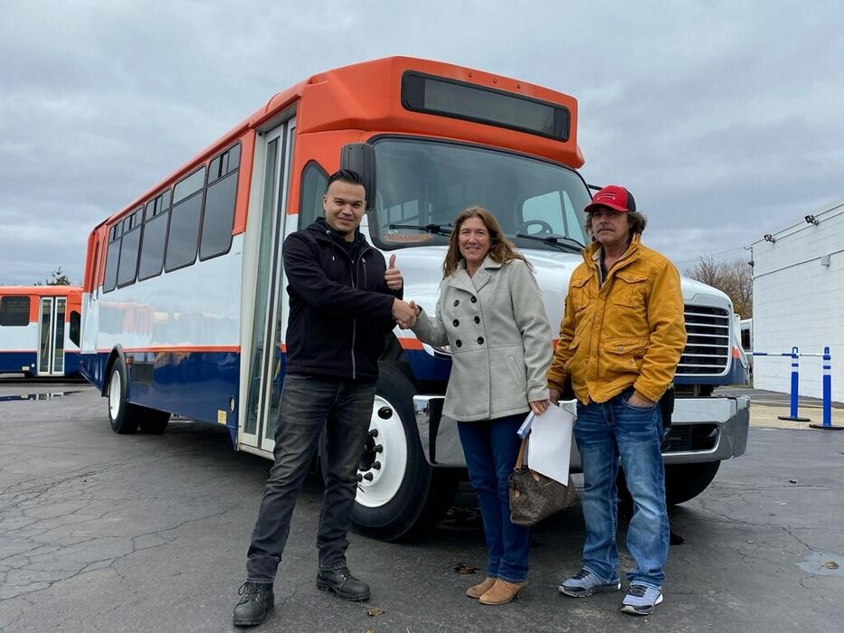 Images Signature Truck Center