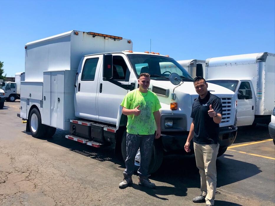 Images Signature Truck Center