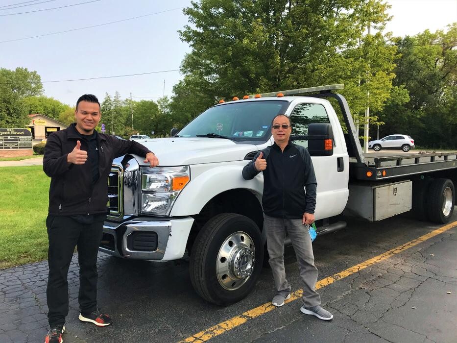 Images Signature Truck Center