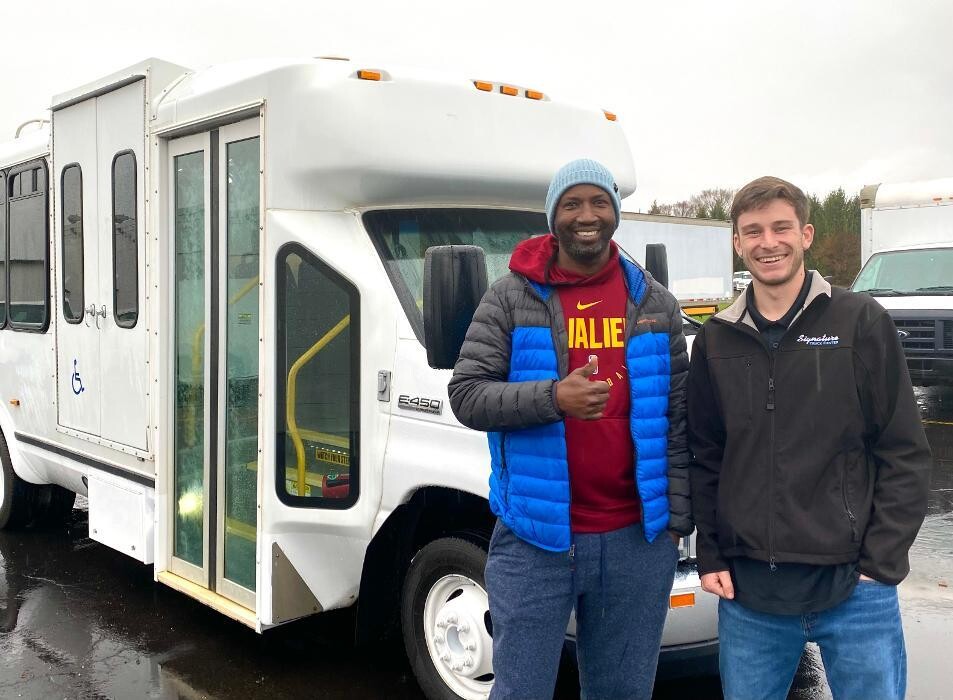 Images Signature Truck Center