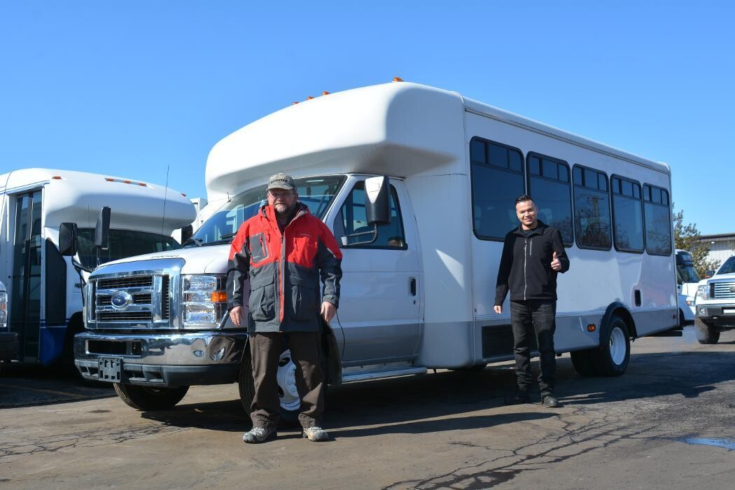 Images Signature Truck Center